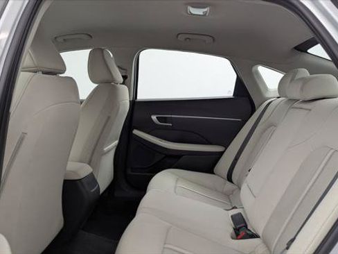 Used 2025 Hyundai Sonata SEL FWD image 17