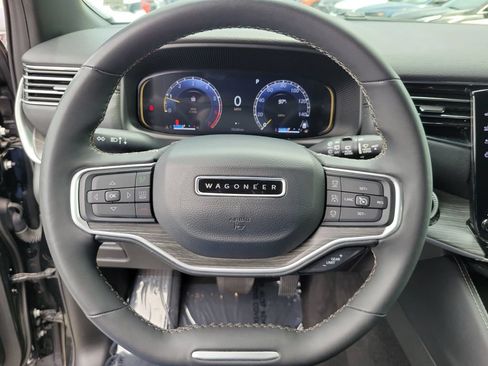 Used 2024 Jeep Wagoneer L Series II RWD image 24