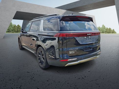 Used 2023 Kia Carnival SX w/ Paint Protection Package FWD image 3