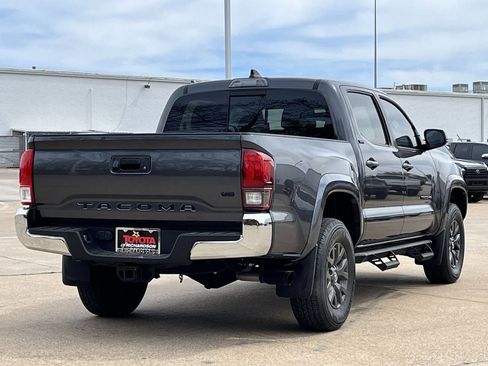 Used 2022 Toyota Tacoma SR5 image 4