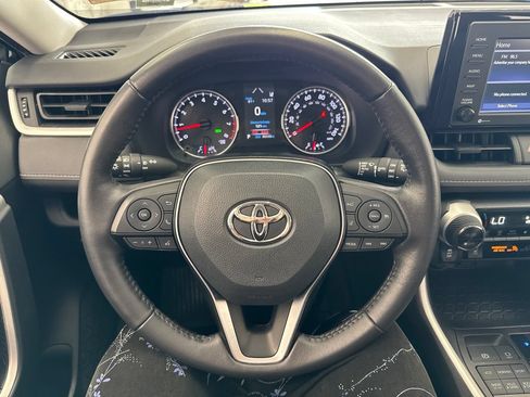 Certified 2021 Toyota RAV4 XLE w/ XLE Grade Weather Package AWD/4WD image 18