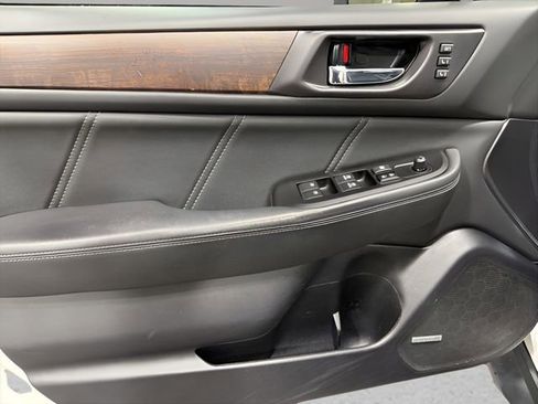 Used 2019 Subaru Outback 2.5i Limited AWD/4WD image 9
