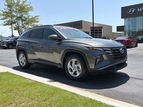 Used 2022 Hyundai Tucson SEL FWD image 2