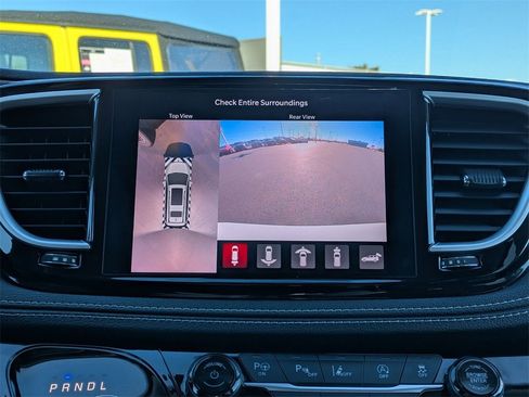 Used 2022 Chrysler Pacifica Limited image 15