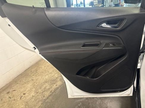 Used 2024 Chevrolet Equinox RS FWD image 29