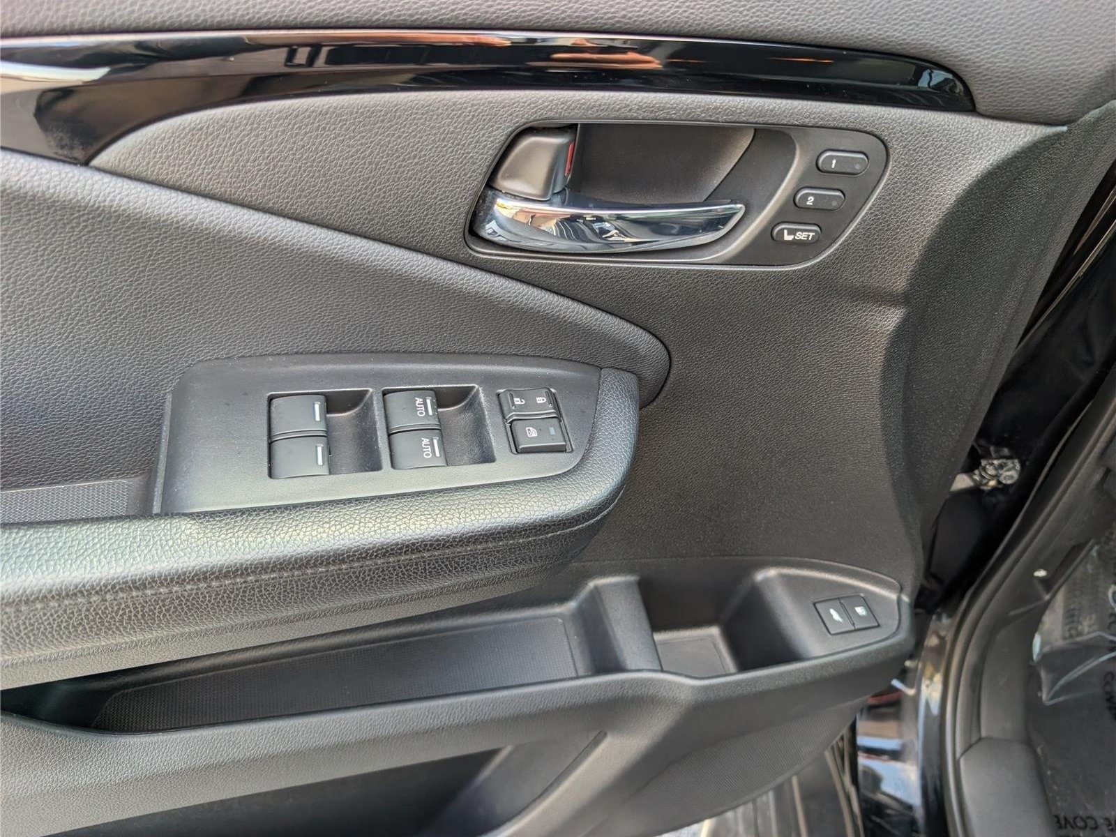 Used 2017 Honda Pilot Touring image 24