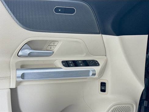 Certified 2022 Mercedes-Benz GLB 250 GLB 250 image 18