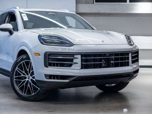 New 2026 Porsche Cayenne AWD/4WD image 16