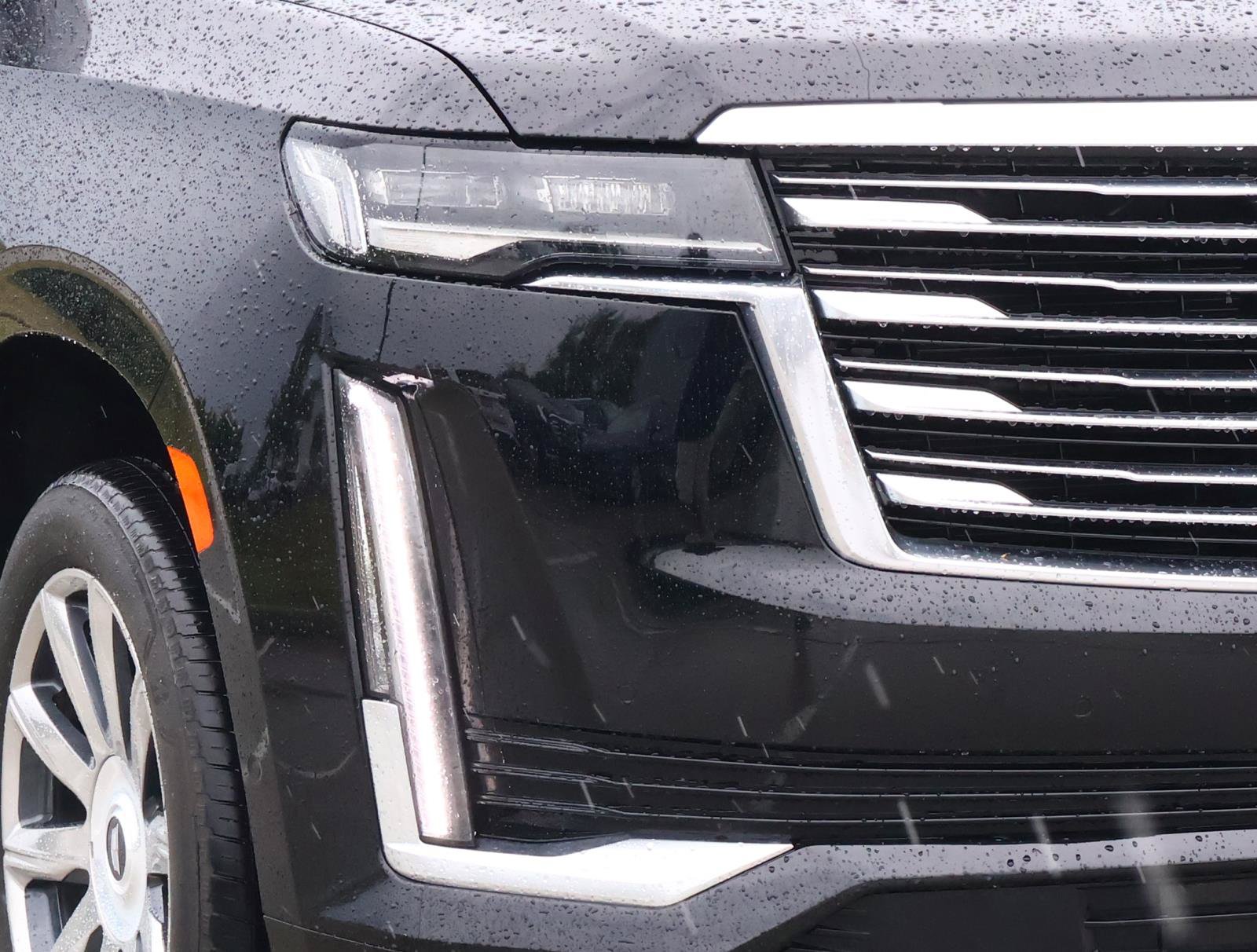 Certified 2024 Cadillac Escalade ESV Premium Luxury Platinum AWD/4WD image 9