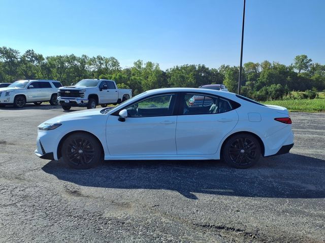 Used 2025 Toyota Camry SE FWD image 11