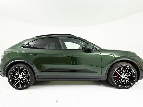 New 2025 Porsche Macan 4S Electric image 8