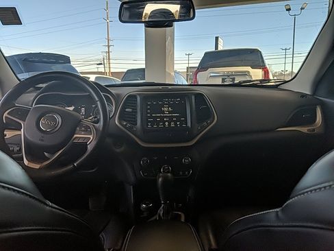 Used 2016 Jeep Cherokee Limited image 14