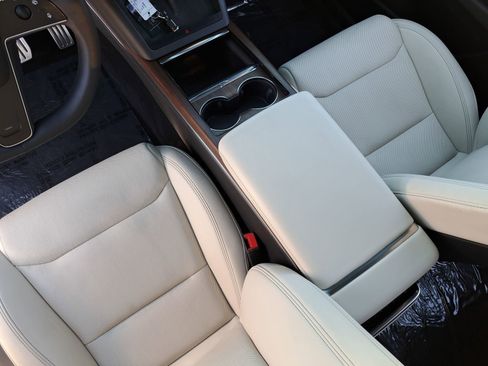 Used 2023 Tesla Model X image 28