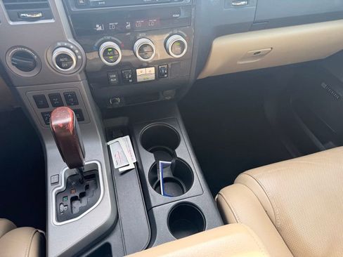 Used 2016 Toyota Sequoia Platinum image 21