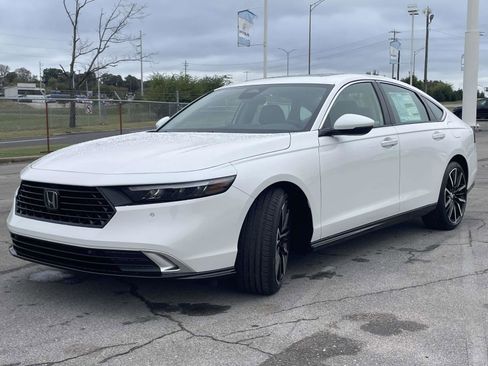 New 2025 Honda Accord Touring image 17