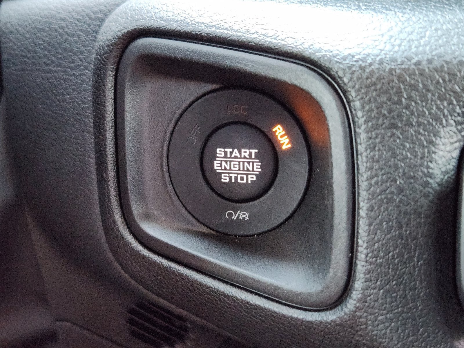 Used 2024 Jeep Wrangler Unlimited w/ Convenience Group AWD/4WD image 30