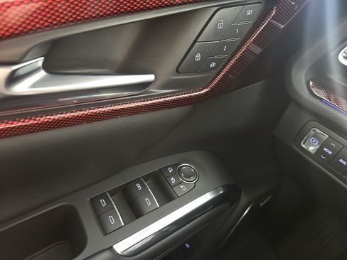 Certified 2025 Chevrolet Traverse RS AWD/4WD image 32