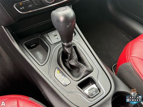 Used 2020 Jeep Cherokee Latitude Plus image 24