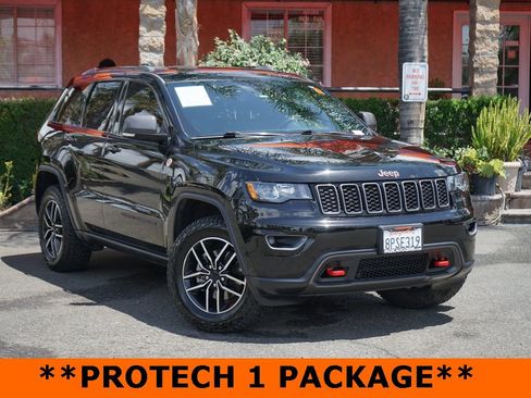 Used 2020 Jeep Grand Cherokee Trailhawk image 2