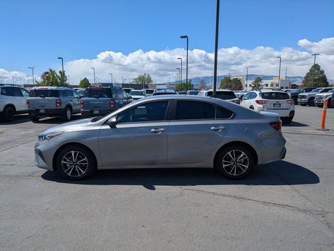 Used 2024 Kia Forte LXS w/ LXS Technology Package FWD image 10