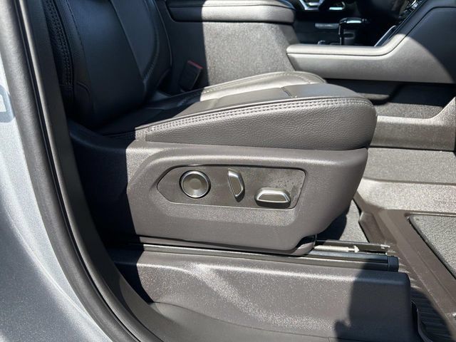 Used 2024 GMC Sierra 1500 Denali AWD/4WD image 16