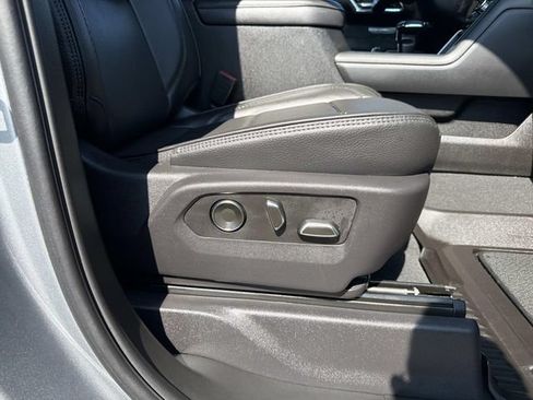 Used 2024 GMC Sierra 1500 Denali AWD/4WD image 16