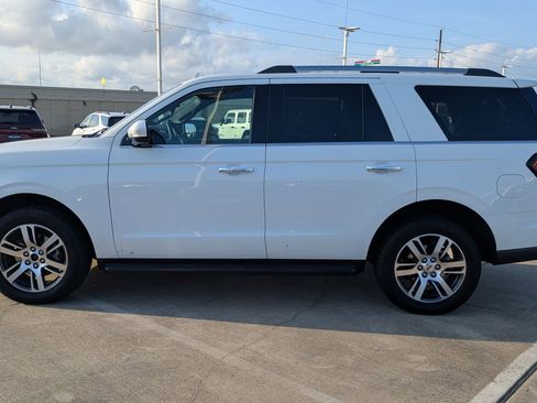 Used 2024 Ford Expedition Limited image 7