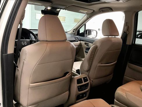 Used 2019 Honda Pilot Elite image 11