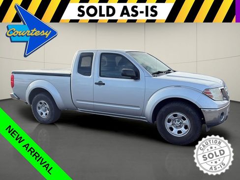 Used 2010 Nissan Frontier SE RWD image 1
