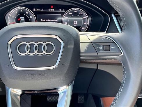 Used 2023 Audi Q5 2.0T Premium Plus w/ Premium Plus Package AWD/4WD image 12