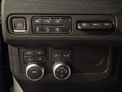 Used 2023 GMC Yukon Denali image 29