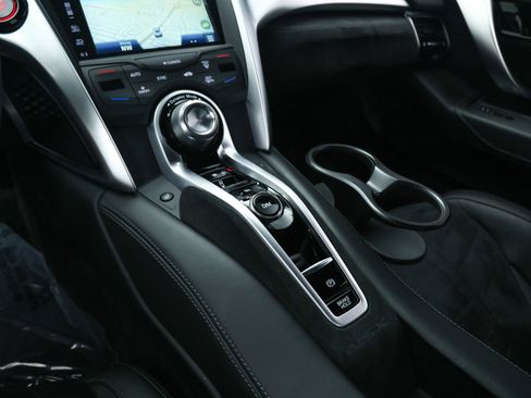 Used 2017 Acura NSX image 24
