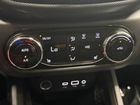 Used 2021 Chevrolet TrailBlazer LT w/ Convenience Package FWD image 29