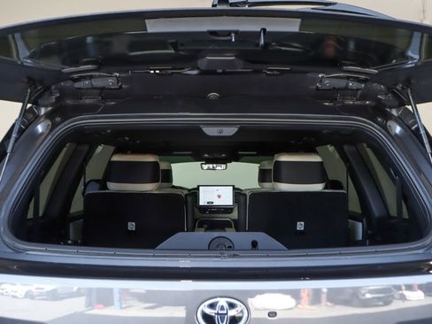 Used 2024 Toyota Sequoia Capstone AWD/4WD image 9