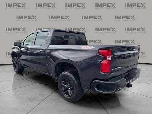 Used 2024 Chevrolet Silverado 1500 LT Trail Boss w/ Convenience Package II image 3