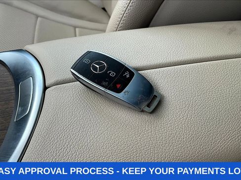 Used 2020 Mercedes-Benz GLC 300 4MATIC image 40