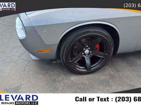 Used 2011 Dodge Challenger R/T w/ Electronics Convenience Group image 9