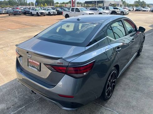 Used 2025 Nissan Sentra SR FWD image 3