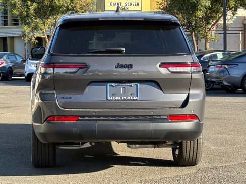New 2025 Jeep Grand Cherokee L Altitude image 4