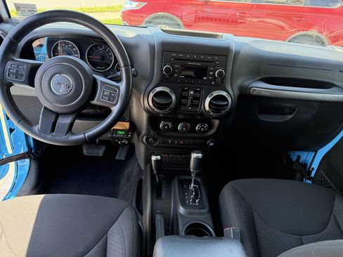 Used 2017 Jeep Wrangler Unlimited Sport w/ Quick Order Package 24S AWD/4WD image 11