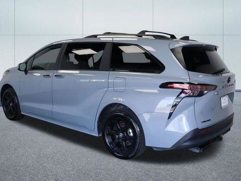 Used 2025 Toyota Sienna XLE Woodland Edition AWD/4WD image 3