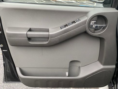 Used 2014 Nissan Xterra S image 32