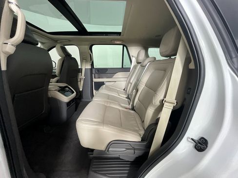 Used 2024 Lincoln Navigator Premiere image 26