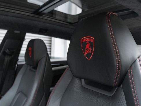 Used 2020 Lamborghini Urus image 20