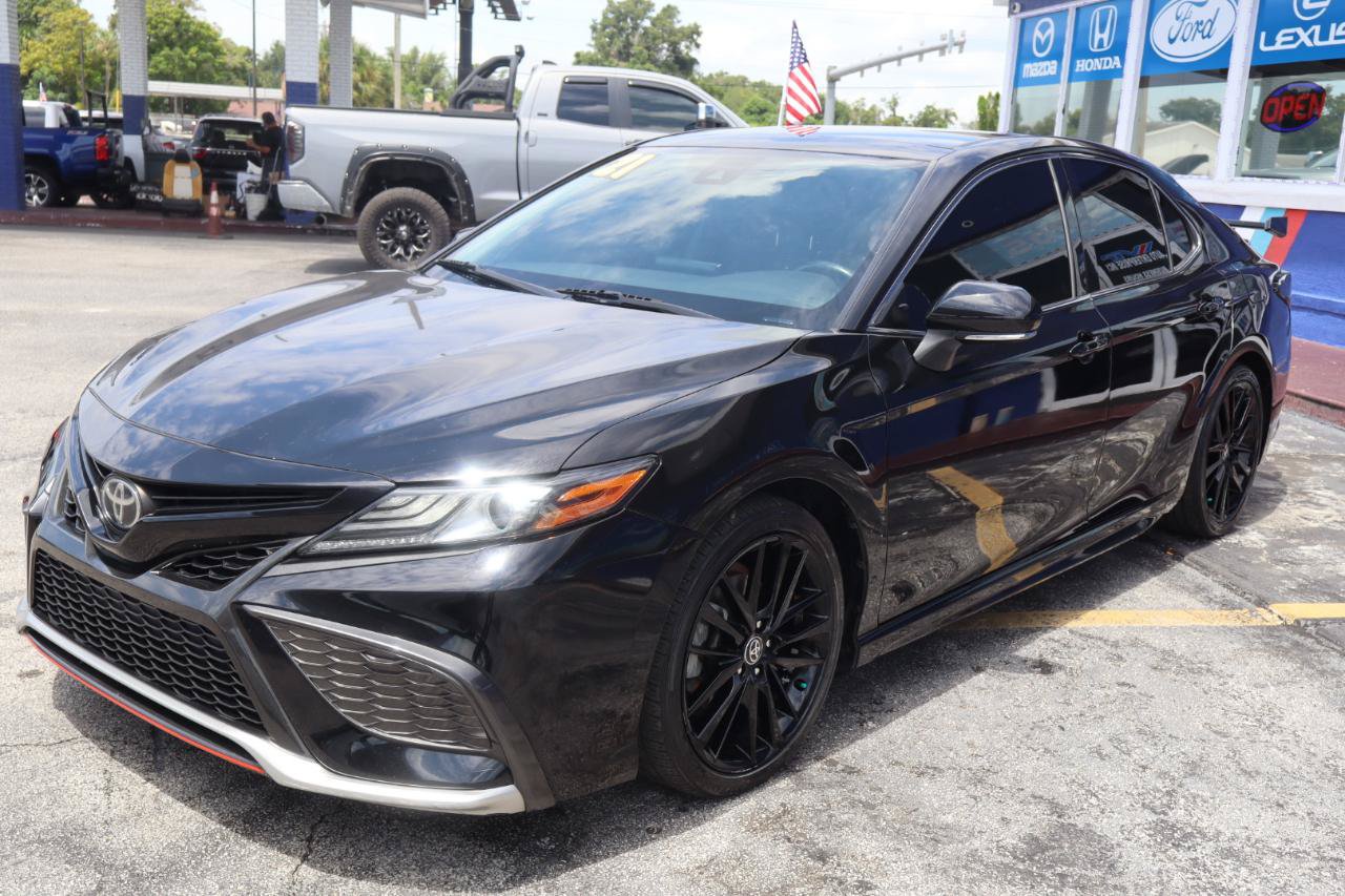 Used 2021 Toyota Camry XSE FWD image 8
