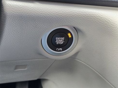 Used 2017 Chrysler Pacifica Touring-L Plus w/ Advanced Safetytec Group image 23