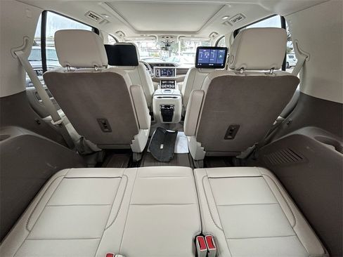 Used 2021 GMC Yukon Denali w/ Denali Ultimate Package image 17