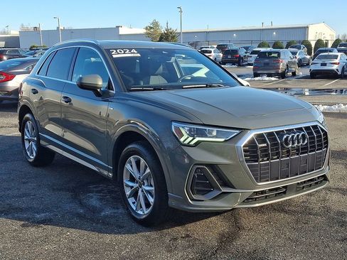 Used 2024 Audi Q3 2.0T Premium Plus w/ Premium Plus Package image 3