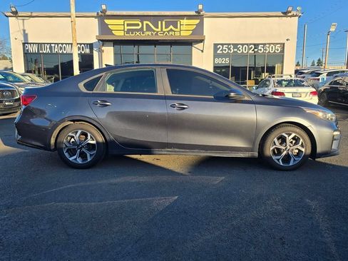 Used 2019 Kia Forte LXS FWD image 5