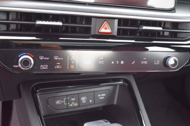 New 2026 Kia K5 GT-Line w/ GT-Line Premium Package AWD/4WD image 31